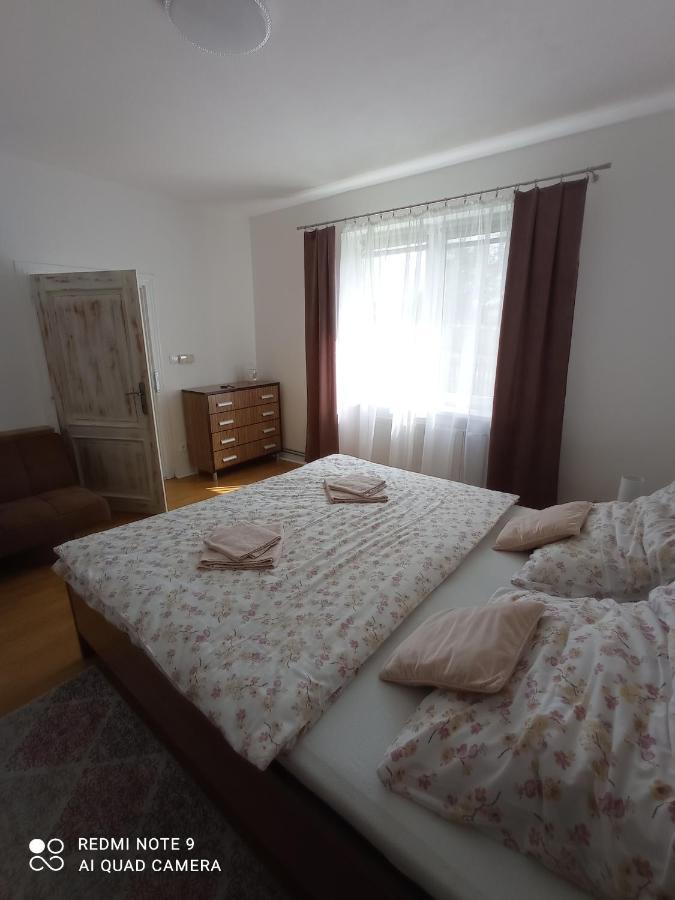 Apartman Julrich Vrbov Eksteriør billede