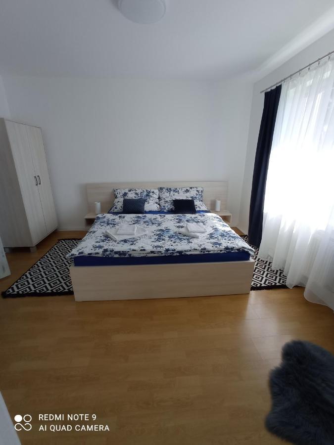 Apartman Julrich Vrbov Eksteriør billede