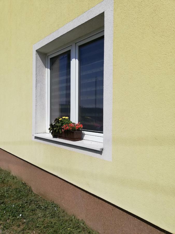 Apartman Julrich Vrbov Eksteriør billede