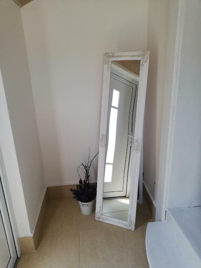 Apartman Julrich Vrbov Eksteriør billede